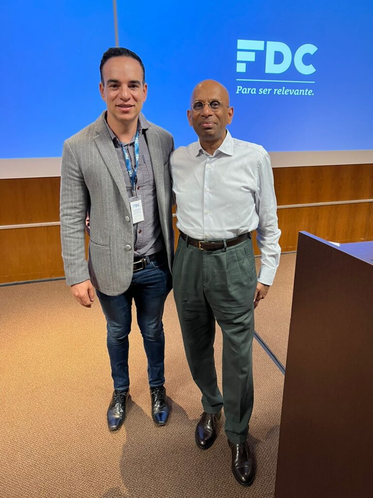 Anderson-Franco-com-Subramanian-Rangan-PhD-em-Economia-Politica-e-MBA-em-Negocios-1