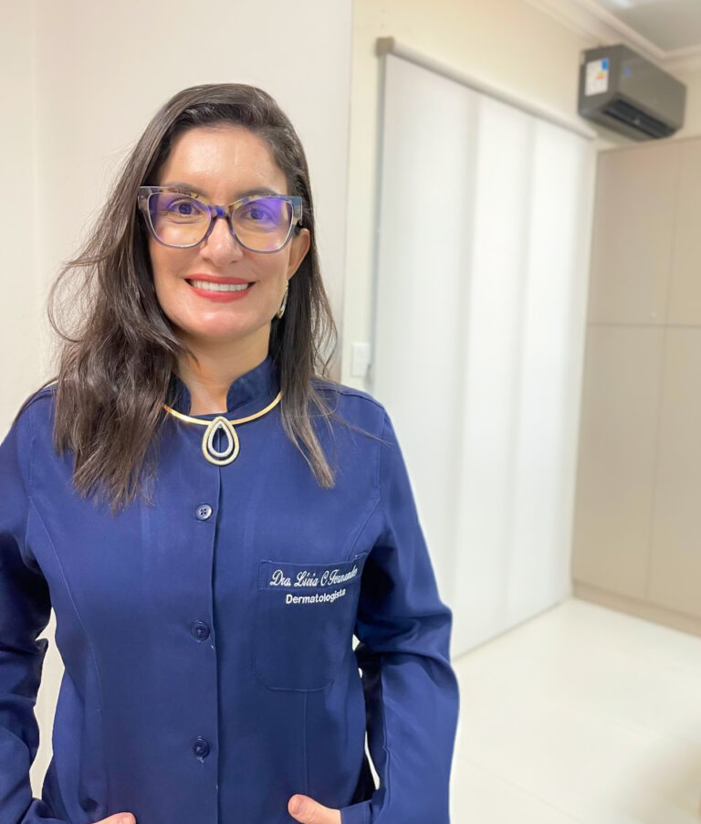 Dra. Lívia Fernandes - Dermatologista FSFX
